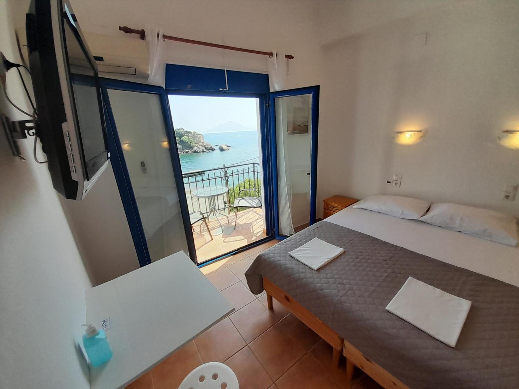 Lydia Mare Lejlighedshotel Ágios Kírykos Eksteriør billede